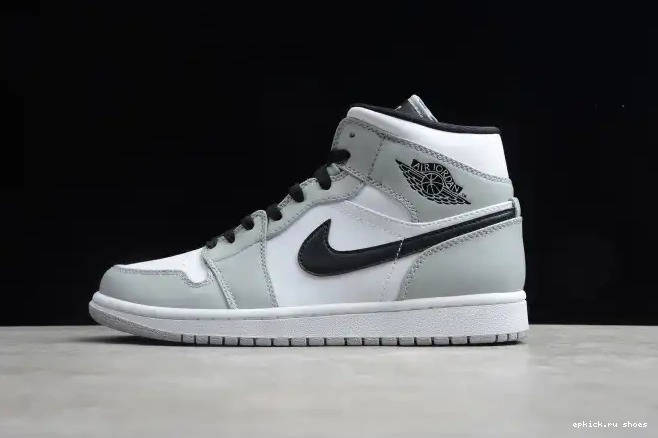 1 Light 554724-092 Jordan Mid Grey Smoke AIR 0421